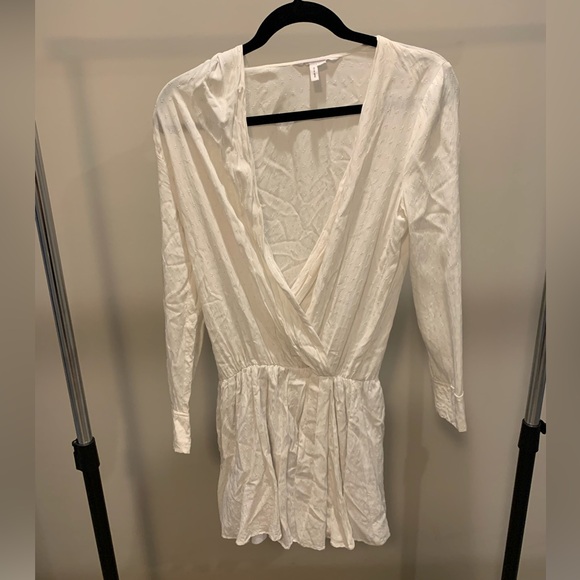 BCBG long sleeve mini white dress - Picture 1 of 4